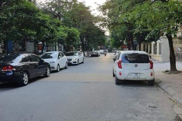 Bán gấp căn biệt thự song lập diện tích 240m2