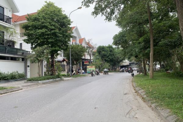 Bán gấp căn liền kề trục chính Lan Viên 132m2