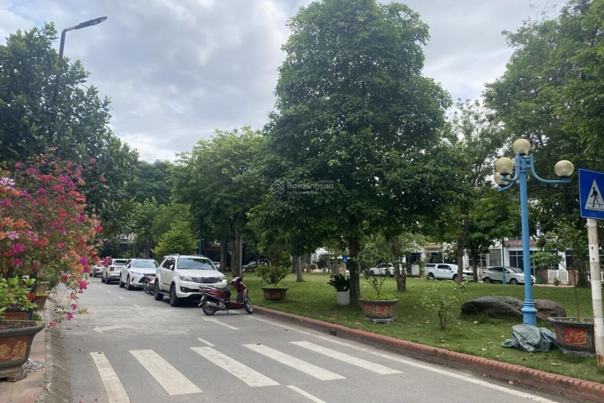 Bán nhà 3 tầng view vườn hoa KĐT Đặng Xá, Gia Lâm, Hà Nội