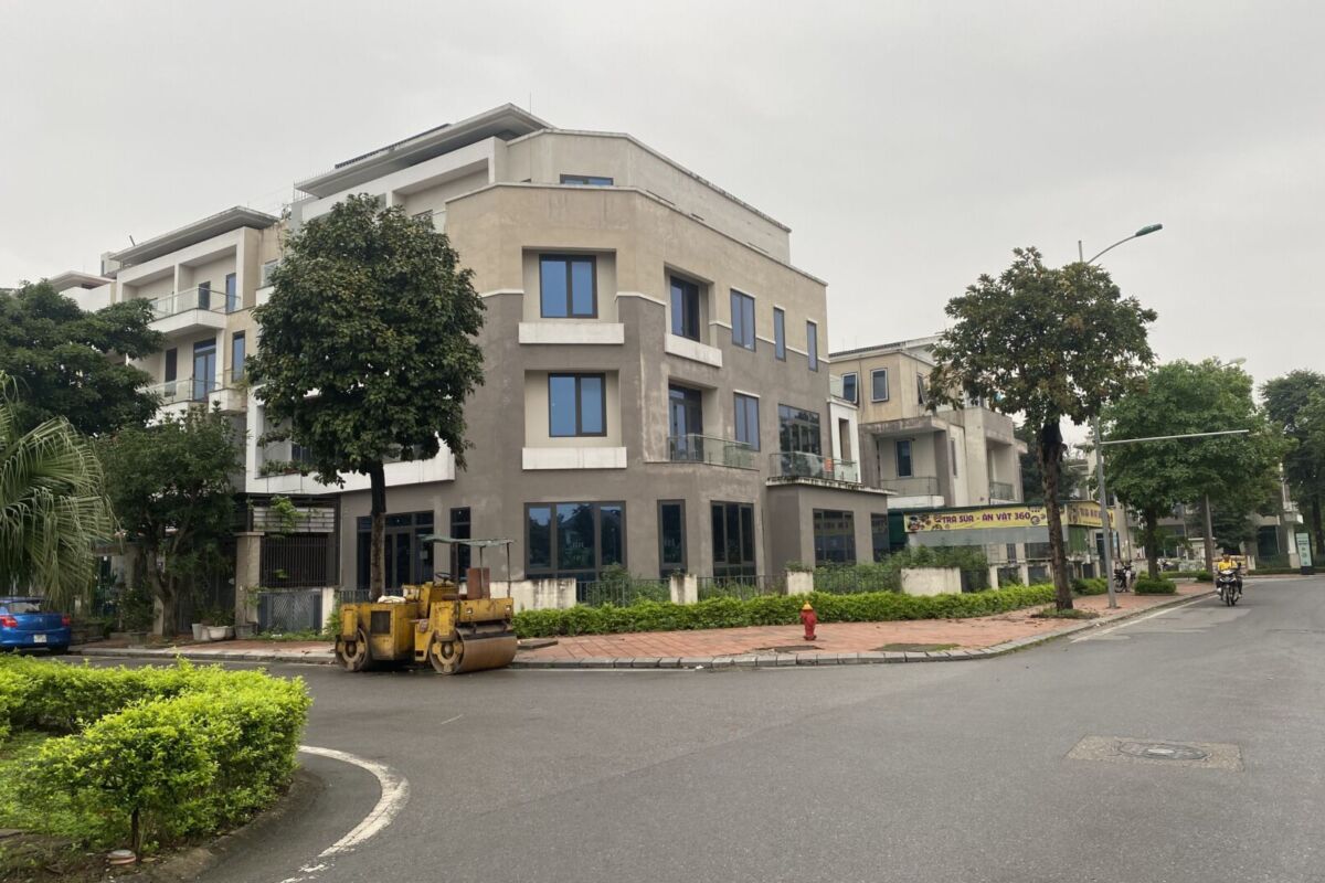 Cho thuê biệt thự 240m2 xây 3.5 tầng KĐT đặng xá gia lâm