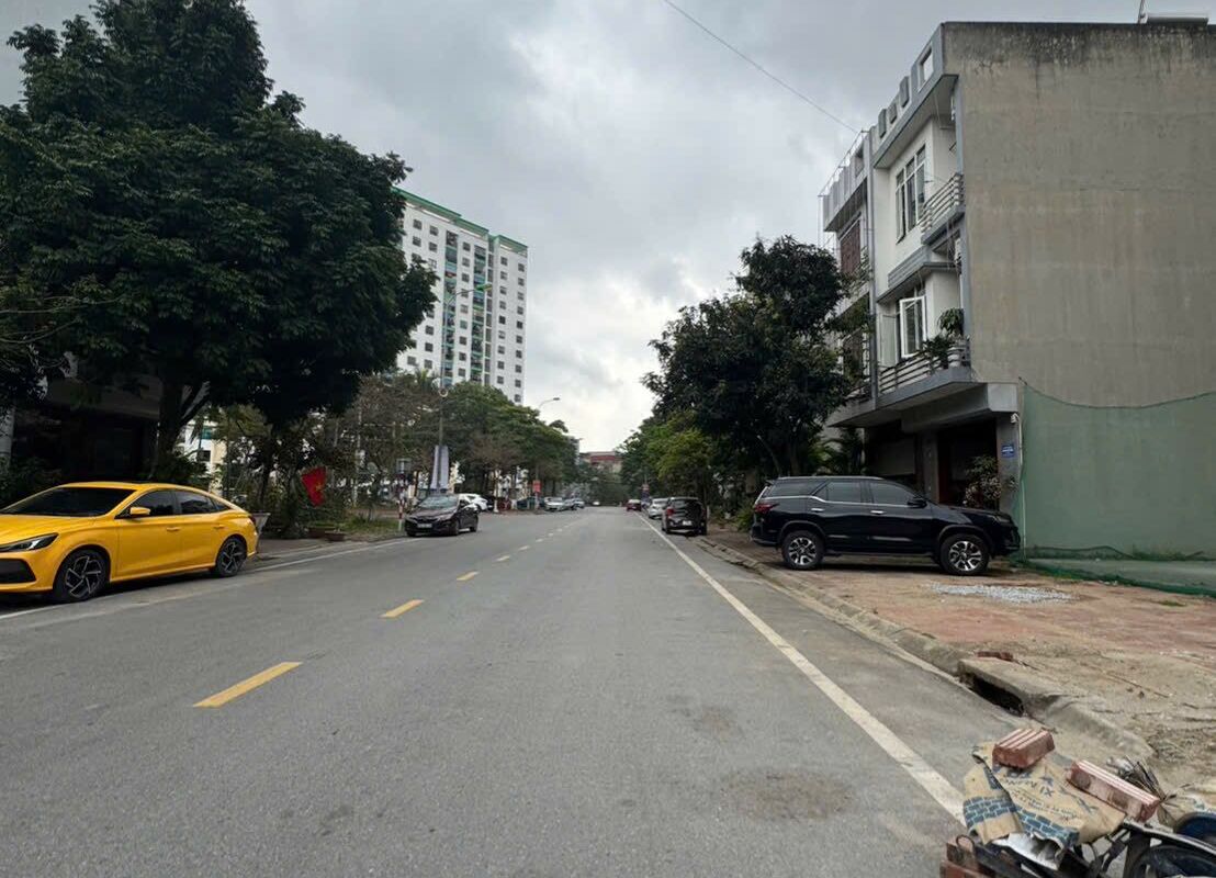 Bán 81m2 mặt đường hoàng văn thụ