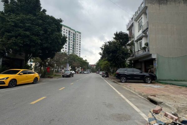 Bán 81m2 mặt đường hoàng văn thụ