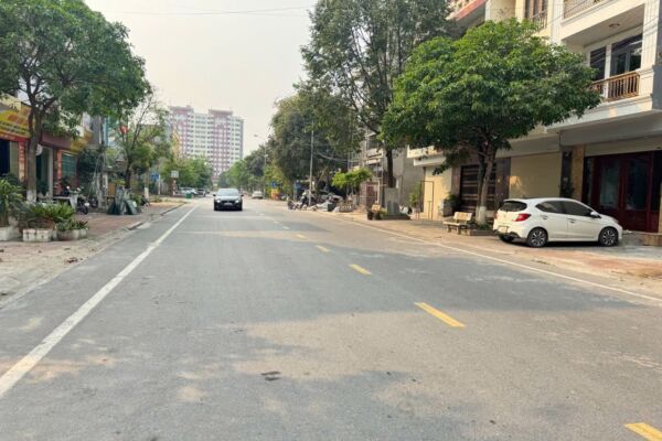 Bán lô 81m mặt hoàng văn thụ đường 22m có vỉa hè 6m