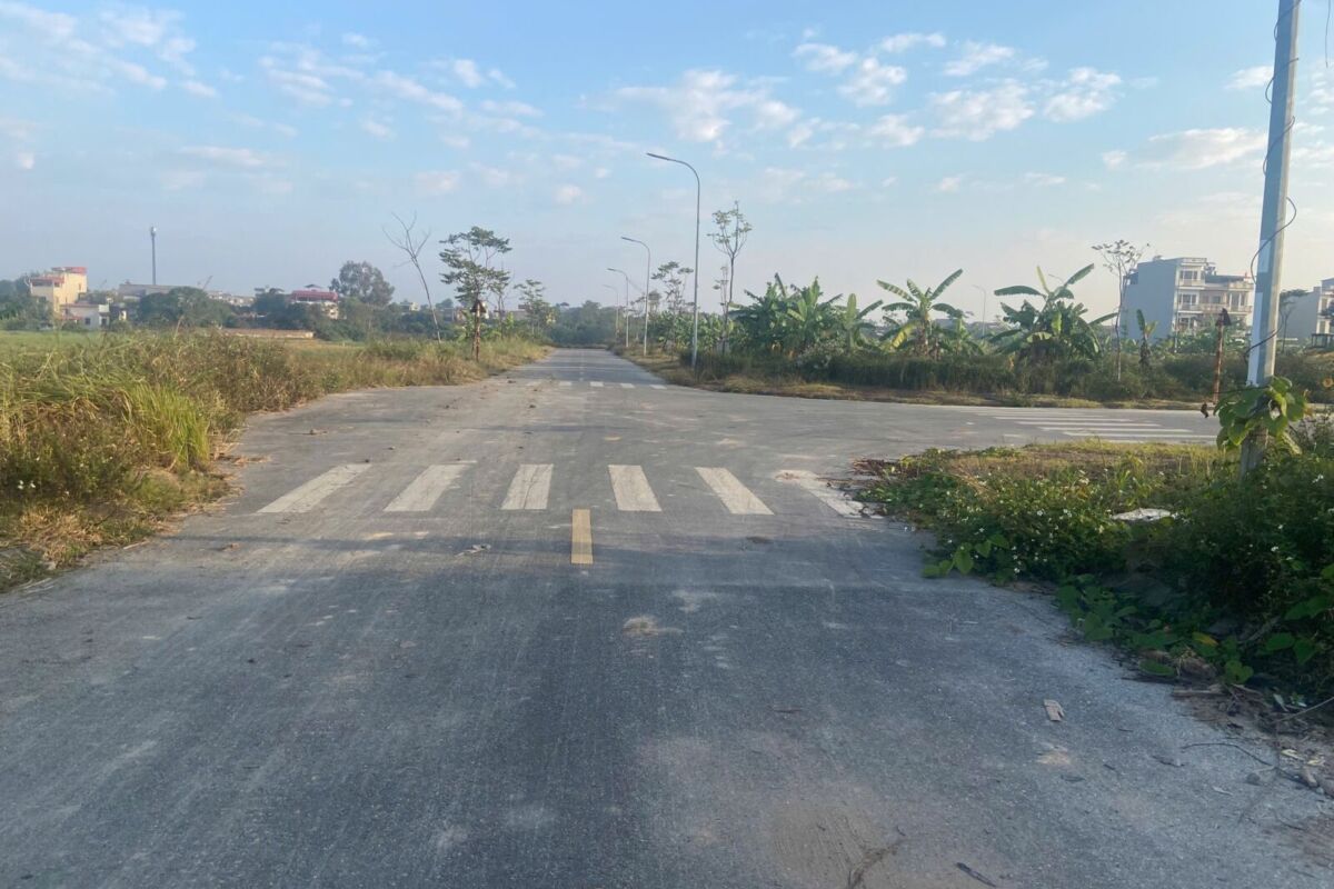 Đấu giá kim chân 90m mặt 5m giá 3,x tỷ. Chủ cần bán