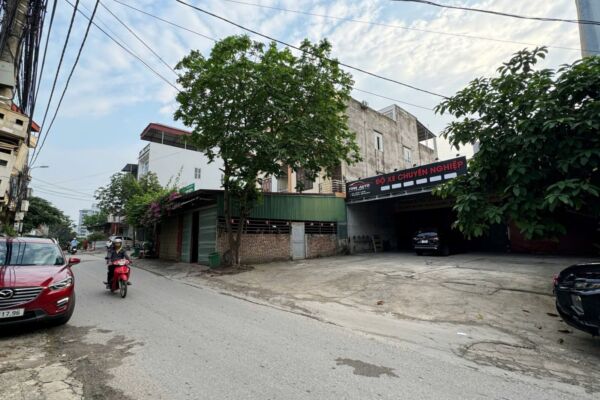 Nhà 4 tầng Nguyễn đăng đạo 158m đang cho thuê 360 tr/ năm