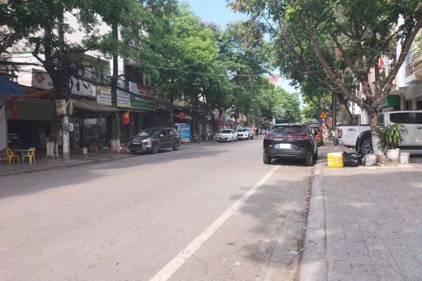 Mặt Hồ Ngọc Lân đang kinh doanh 140m mặt 8m cho thuê dòng tiền hàng hiếm