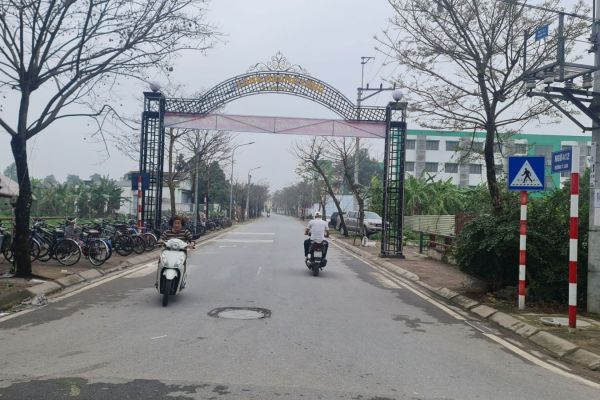 chính chủ gửi bán 45m2 đất ngõ thông ô tô đỗ cửa, Đặng Xá, Gia Lâm. giá 4.3 tỷ