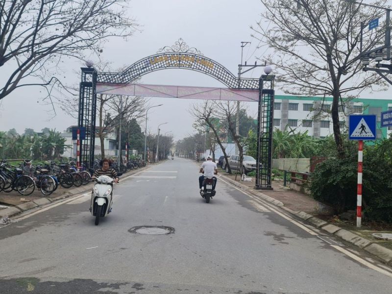 chính chủ gửi bán 45m2 đất ngõ thông ô tô đỗ cửa, Đặng Xá, Gia Lâm. giá 4.3 tỷ